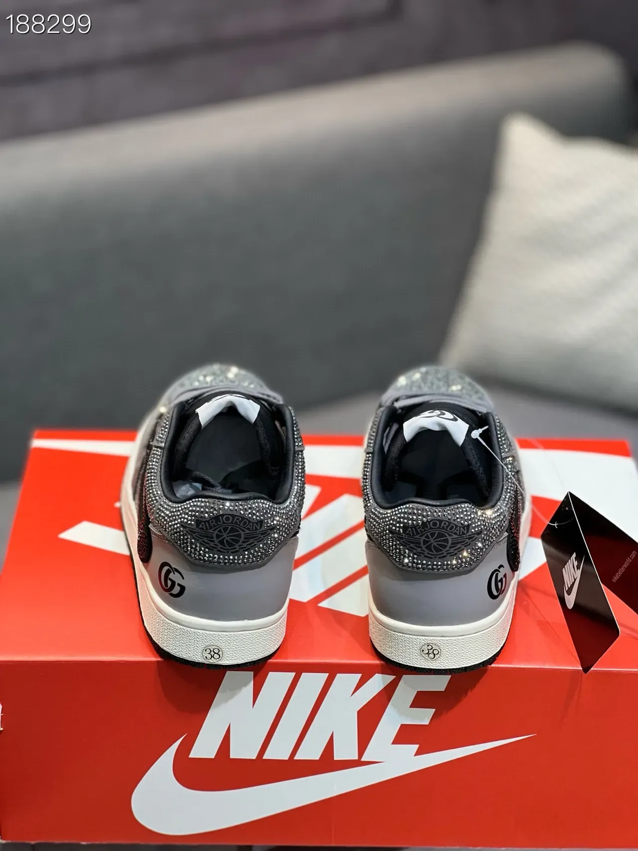 Gucci Gray Black Crystal-Embellished Low-Top Lifestyle Sneakers 2