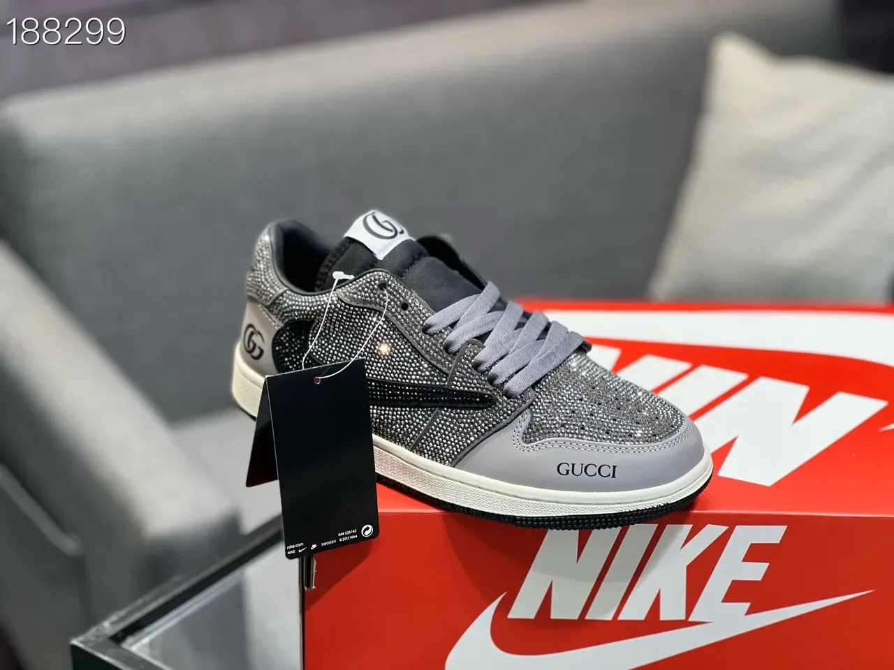 Gucci Gray Black Crystal-Embellished Low-Top Lifestyle Sneakers 4