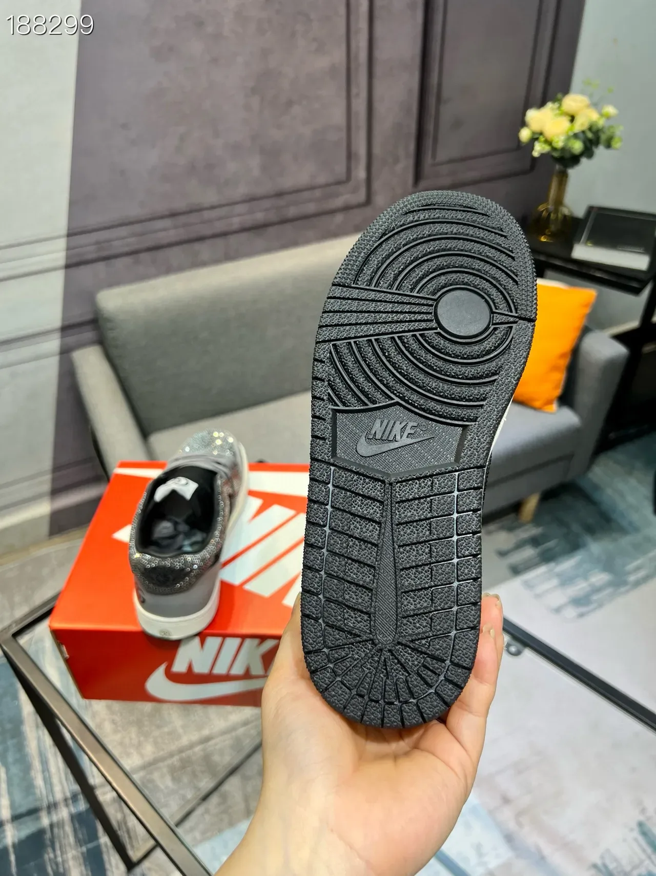 Gucci Gray Black Crystal-Embellished Low-Top Lifestyle Sneakers 5