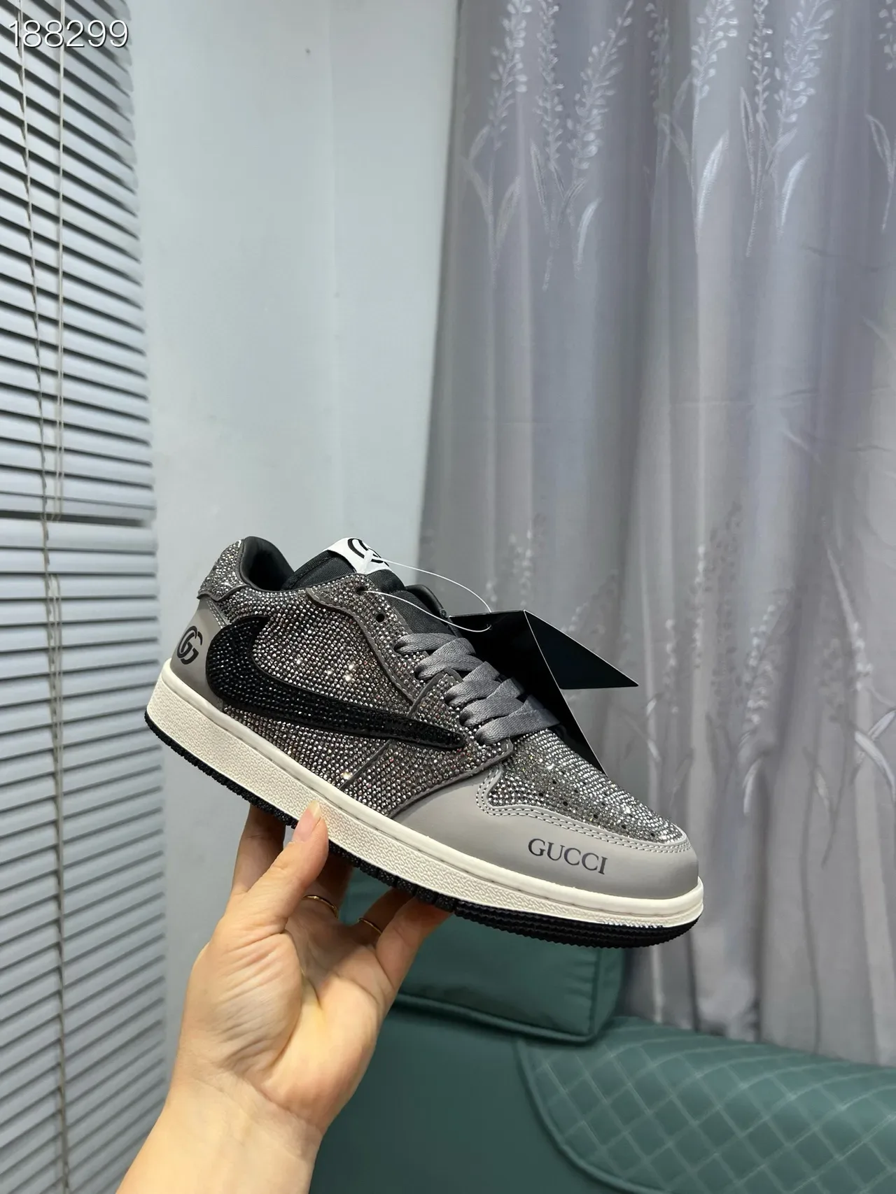 Gucci Gray Black Crystal-Embellished Low-Top Lifestyle Sneakers 6