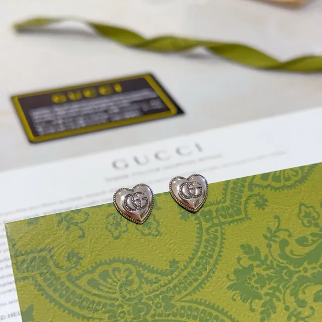 Gucci Heart-Shaped Interlocking GG Stud Earrings 5