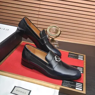 Gucci Horsebit 1955 黑色棕色抛光皮革扣乐福鞋