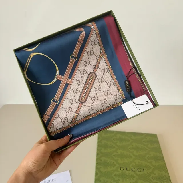 Gucci Horsebit 1955 Marinho Bordô Quadrado GG Monograma Lenço de Seda 5
