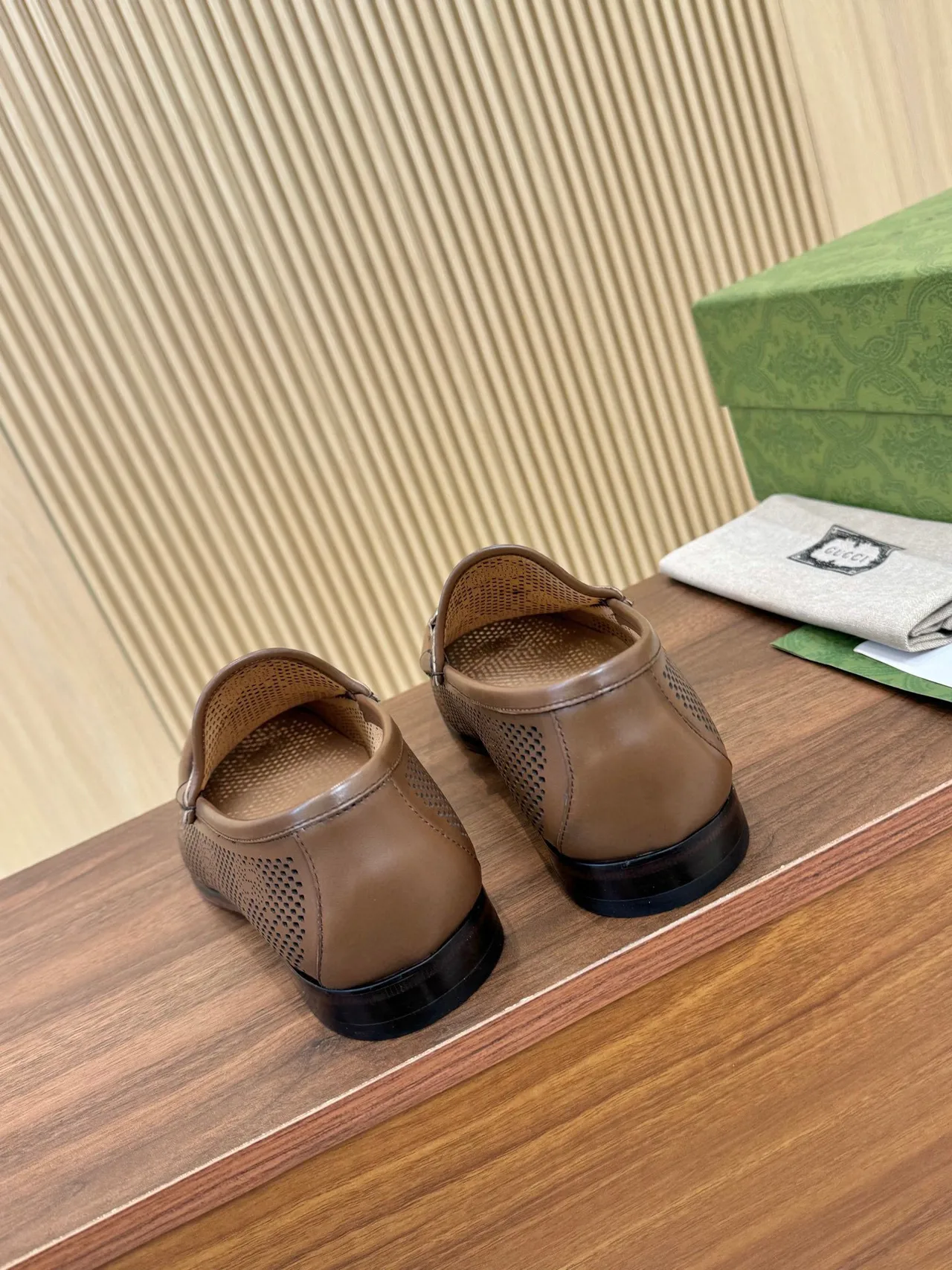 Gucci Horsebit 1955 Loafers cuir marron perforés 8