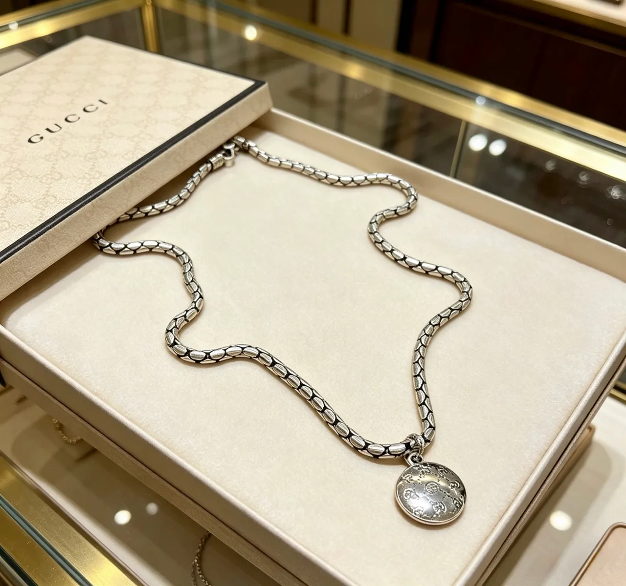 Gucci Interlocking G Oval Pendant Silver Chain Necklace 9