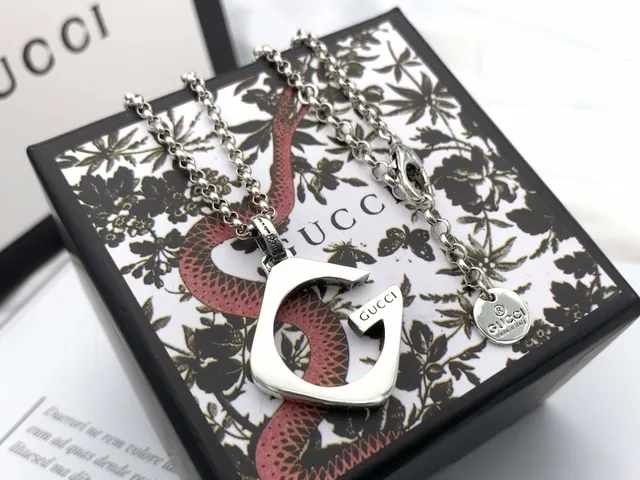 Gucci Interlocking G Silver Open Pendant Engraved Brand Plaque Necklace 4