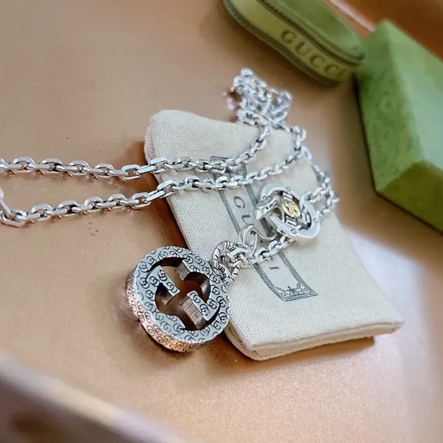 Gucci Interlocking GG Snake Clasp Silver Necklace 4