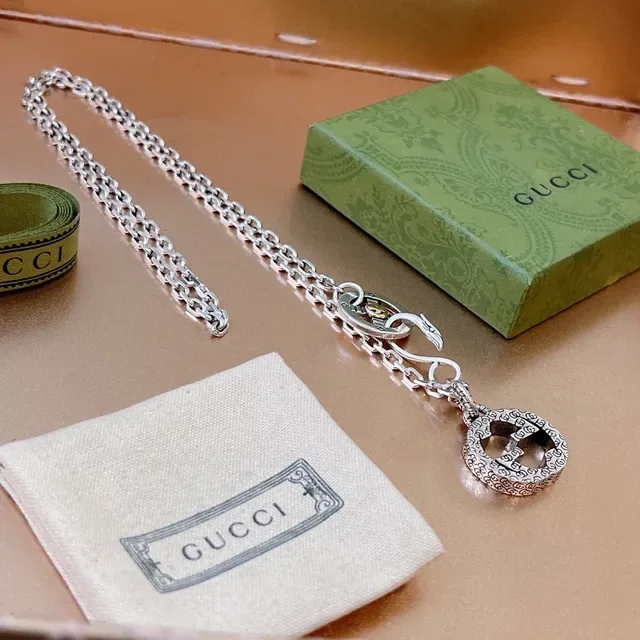 Gucci Interlocking GG Snake Clasp Silver Necklace 7