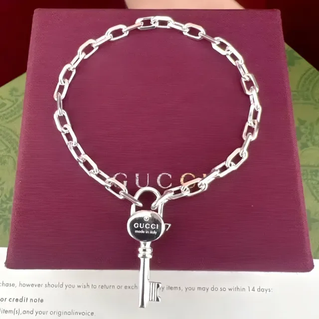 Gucci Key Bracelet Silver-Toned Curb Chain Bracelet 5