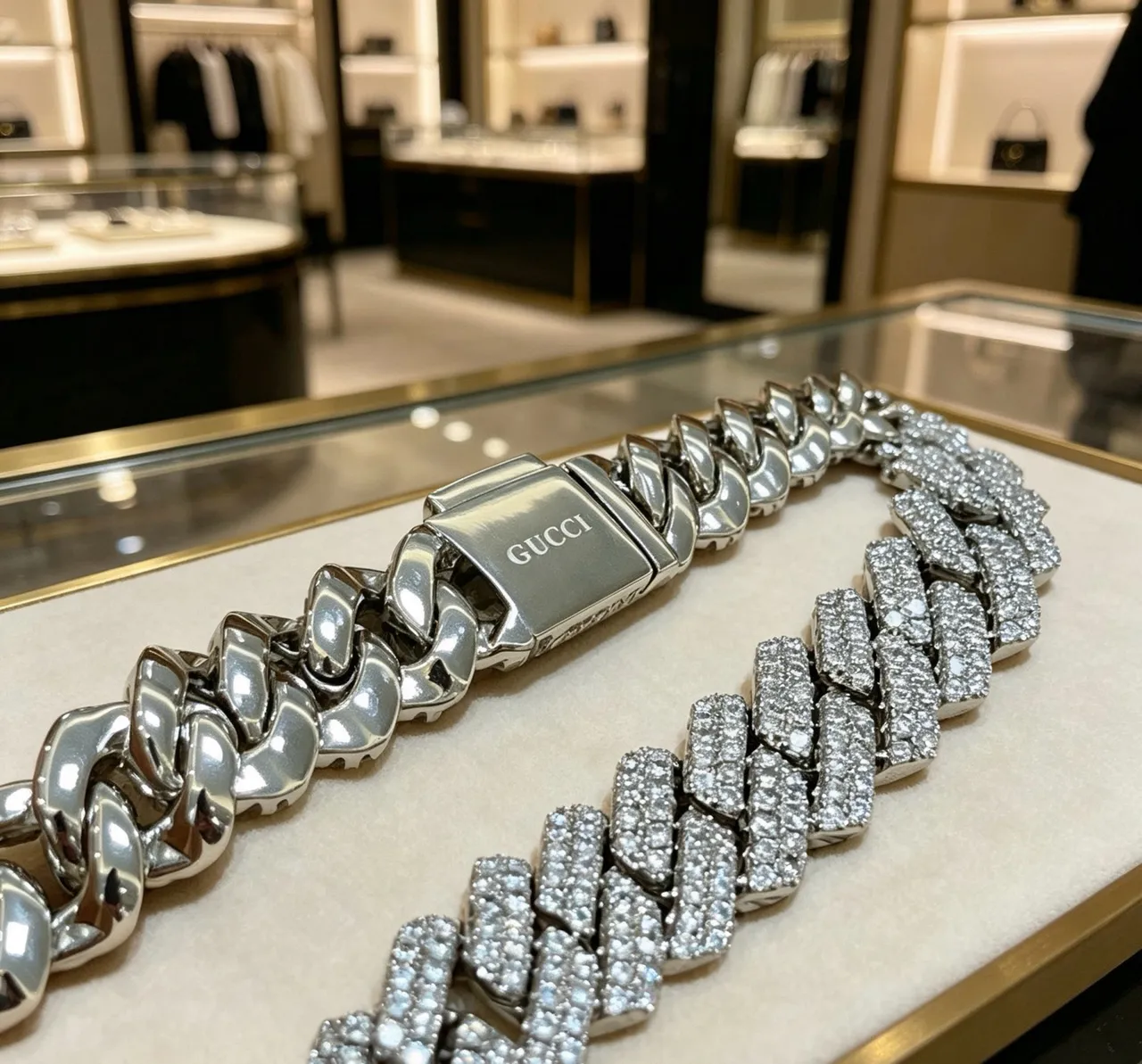 Gucci Pavé-Diamond Curb-Link Chain Colar 3