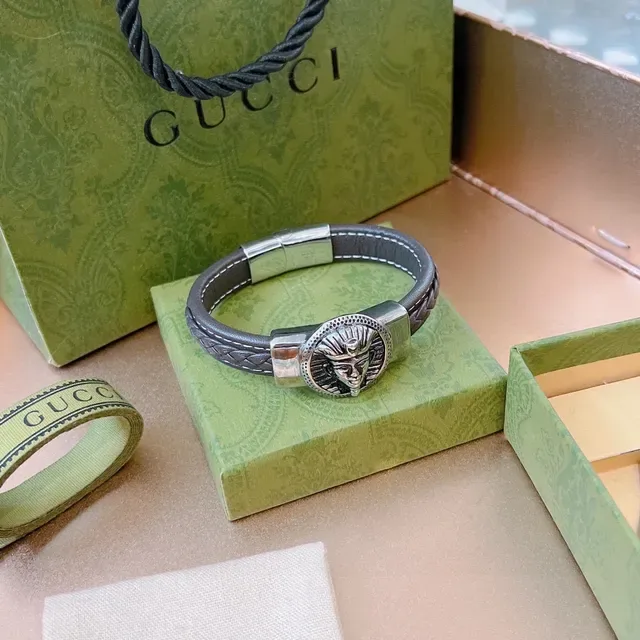 Gucci Pharaoh Medallion سوار جلد مضفر 6