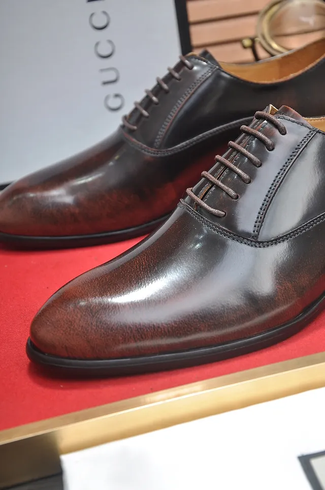 Gucci Sapatos Oxford de Couro Polido Marrom com Bico de Cap 2