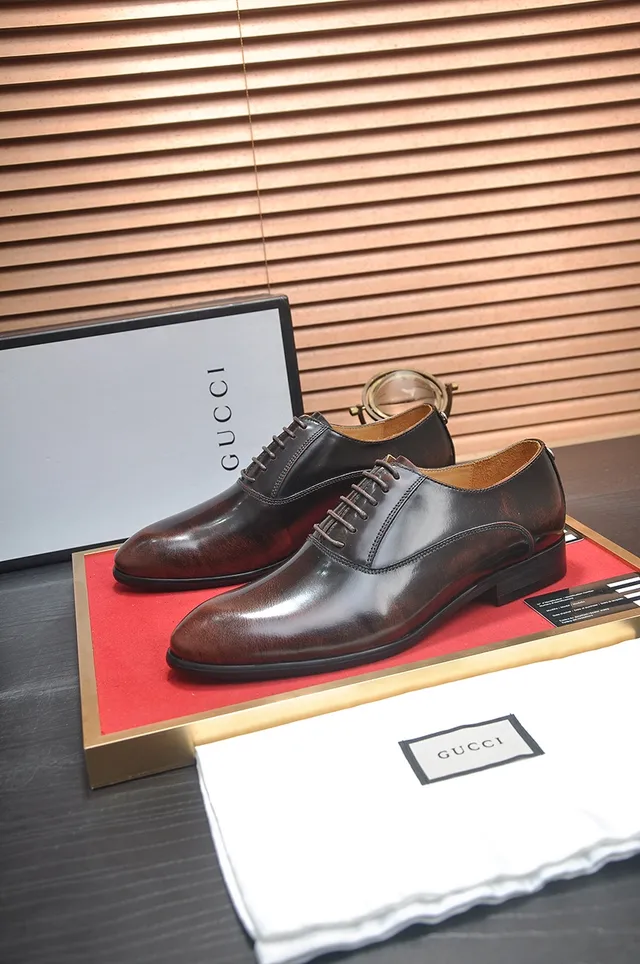 Gucci Sapatos Oxford de Couro Polido Marrom com Bico de Cap 4