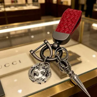 Gucci Rouge Argent Tressé Cuir Sangle Charme Usé Collier