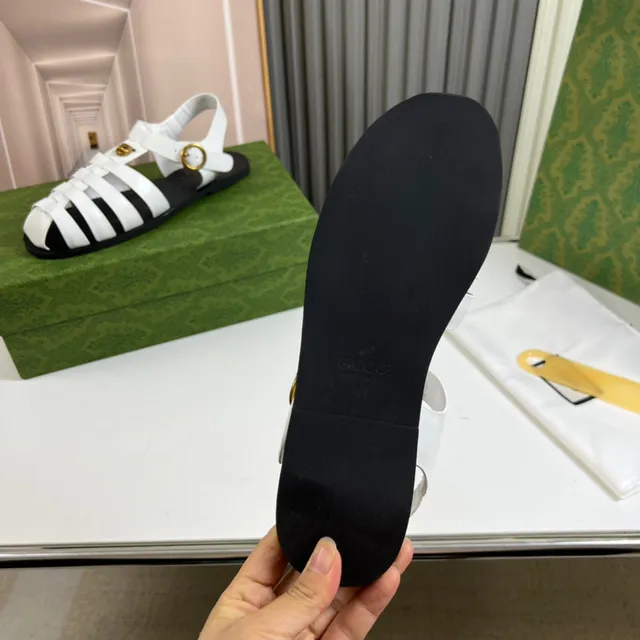 Gucci Rhyton সাদা চামড়ার গ্লাডিয়েটর স্যান্ডেল 2