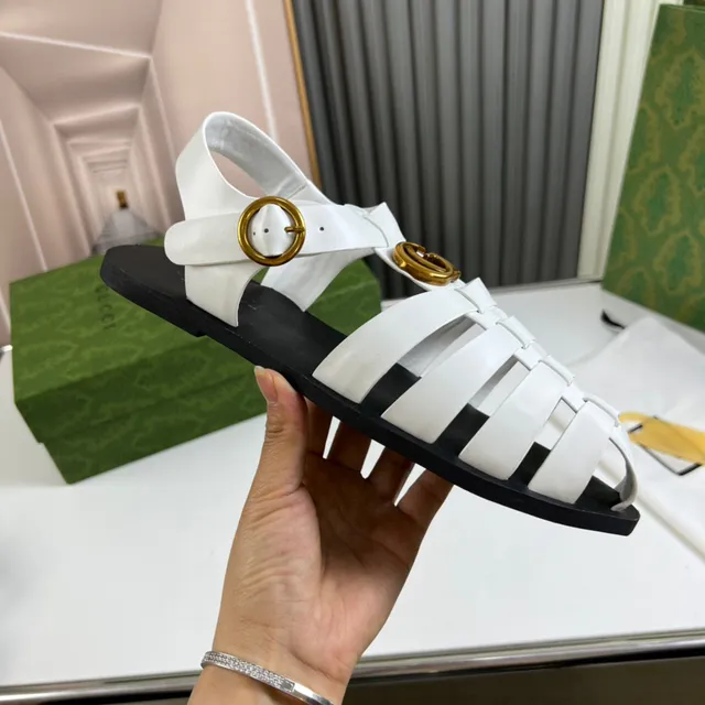 Gucci Rhyton সাদা চামড়ার গ্লাডিয়েটর স্যান্ডেল 4