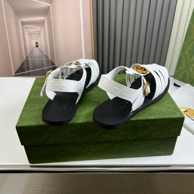 Gucci Rhyton সাদা চামড়ার গ্লাডিয়েটর স্যান্ডেল 6