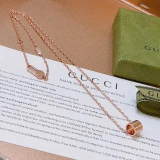Gucci 玫瑰金 圆柱形吊坠项链