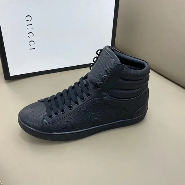 Gucci Screener Tênis lifestyle pretos embossados GG Monograma 5