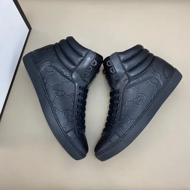 Gucci Screener Tênis lifestyle pretos embossados GG Monograma 7