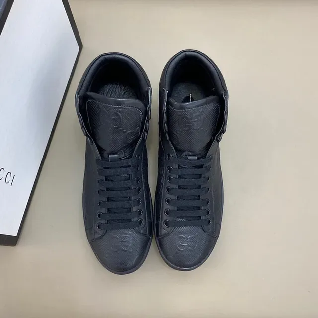 Gucci Screener Tênis lifestyle pretos embossados GG Monograma 9