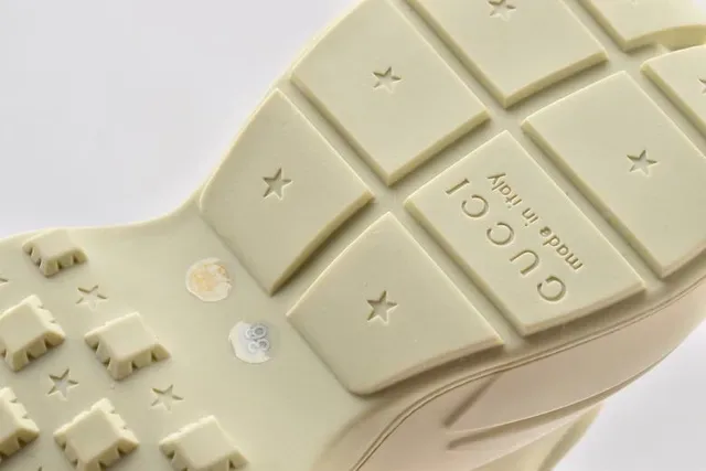Gucci Screener Off-White Logo-Print Chunky Sneakers 4