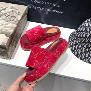 Gucci Screener लाल वेलवेट Interlocking G Monogram स्लिपर्स