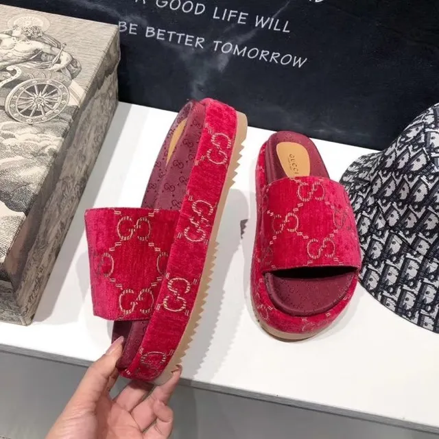 Gucci Screener Red Velvet Interlocking G Monogram Slippers 9