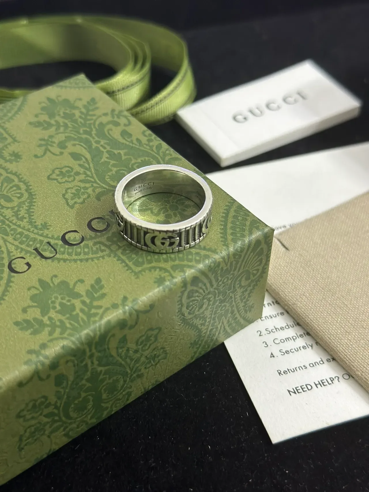 Anillo Gucci Screener Plata Beige Banda Ancha Motivo Interlocking G 7