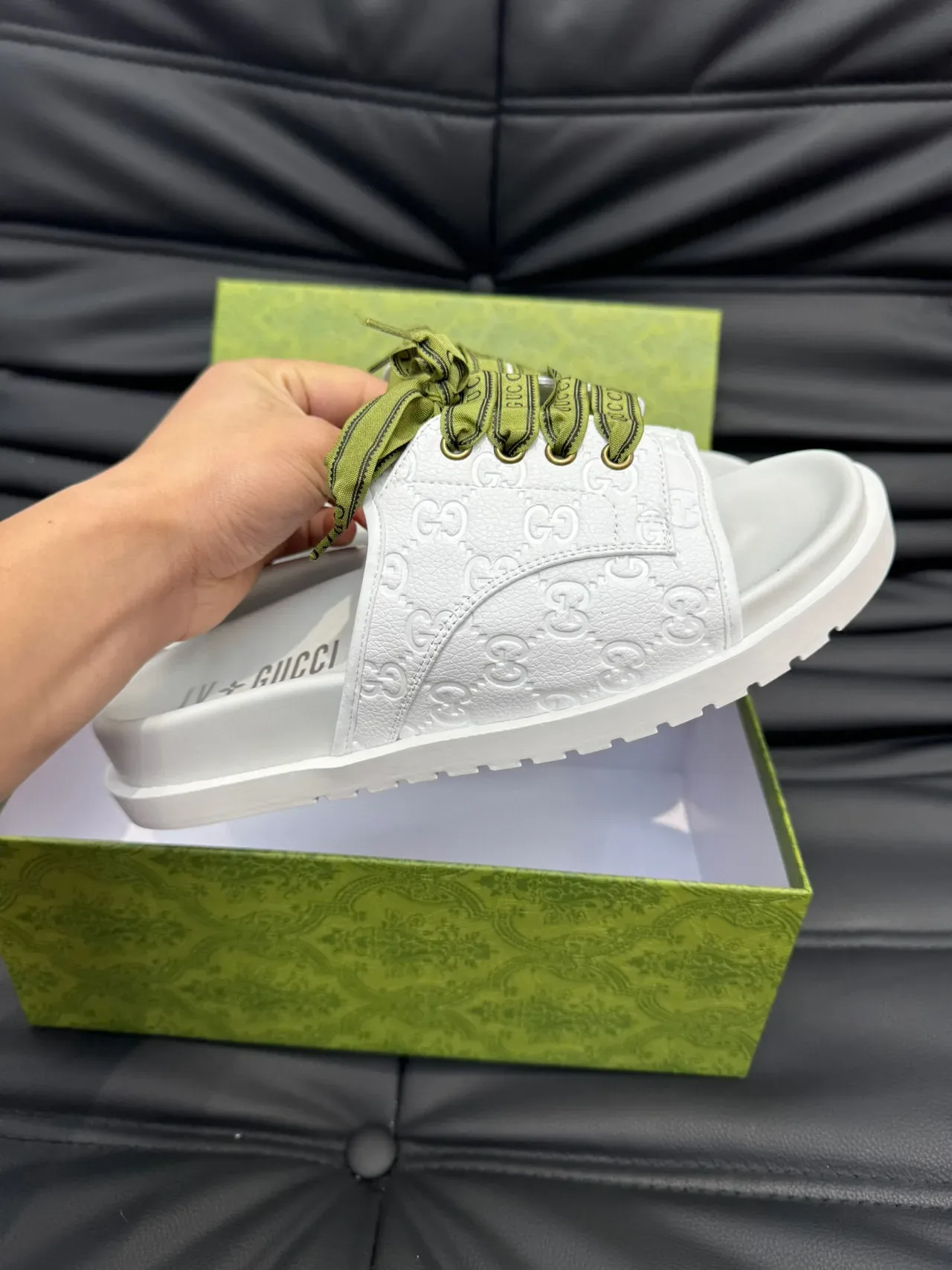 Gucci Screener Chaussons Blancs Verts Embossed GG Monogram Ruban Olive Lacets 6