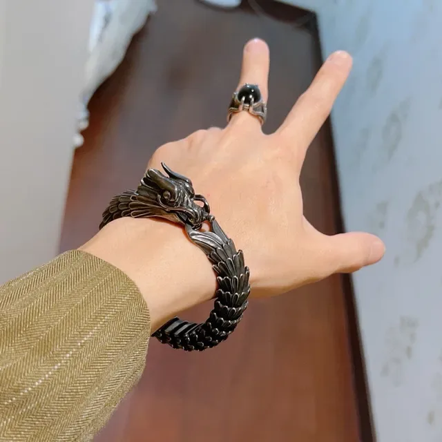 Gucci Silver Articulated Scale-Link Sculpted Dragon Head Clasp Bracelet 5