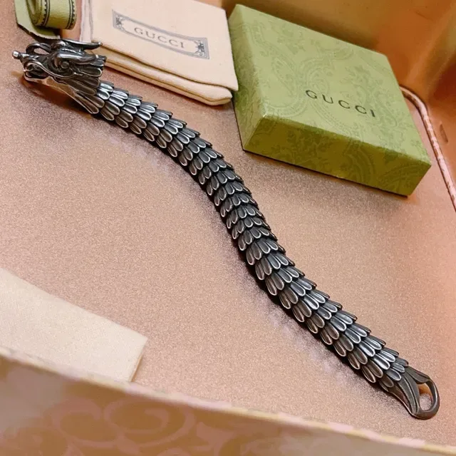Gucci Silver Articulated Scale-Link Sculpted Dragon Head Clasp Bracelet 6