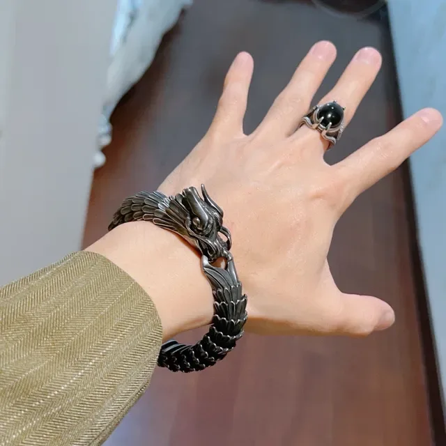 Gucci Silver Articulated Scale-Link Sculpted Dragon Head Clasp Bracelet 8
