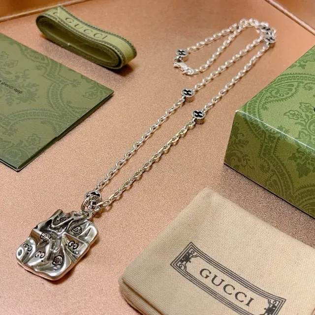 Gucci Silver Black Chain Sculpted Pendant Necklace 4