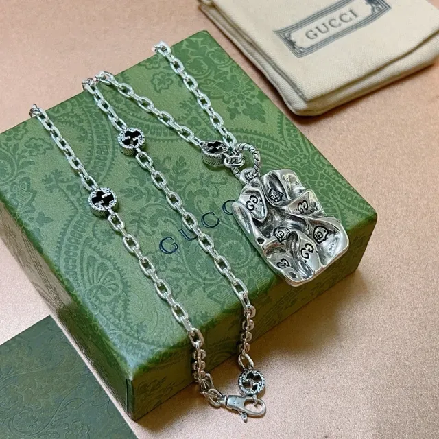 Gucci Silver Black Chain Sculpted Pendant Necklace 6