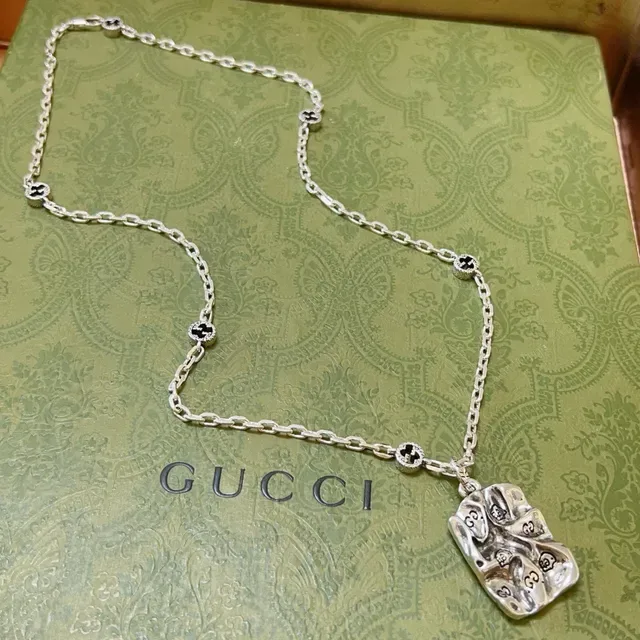 Gucci Silver Black Chain Sculpted Pendant Necklace 7