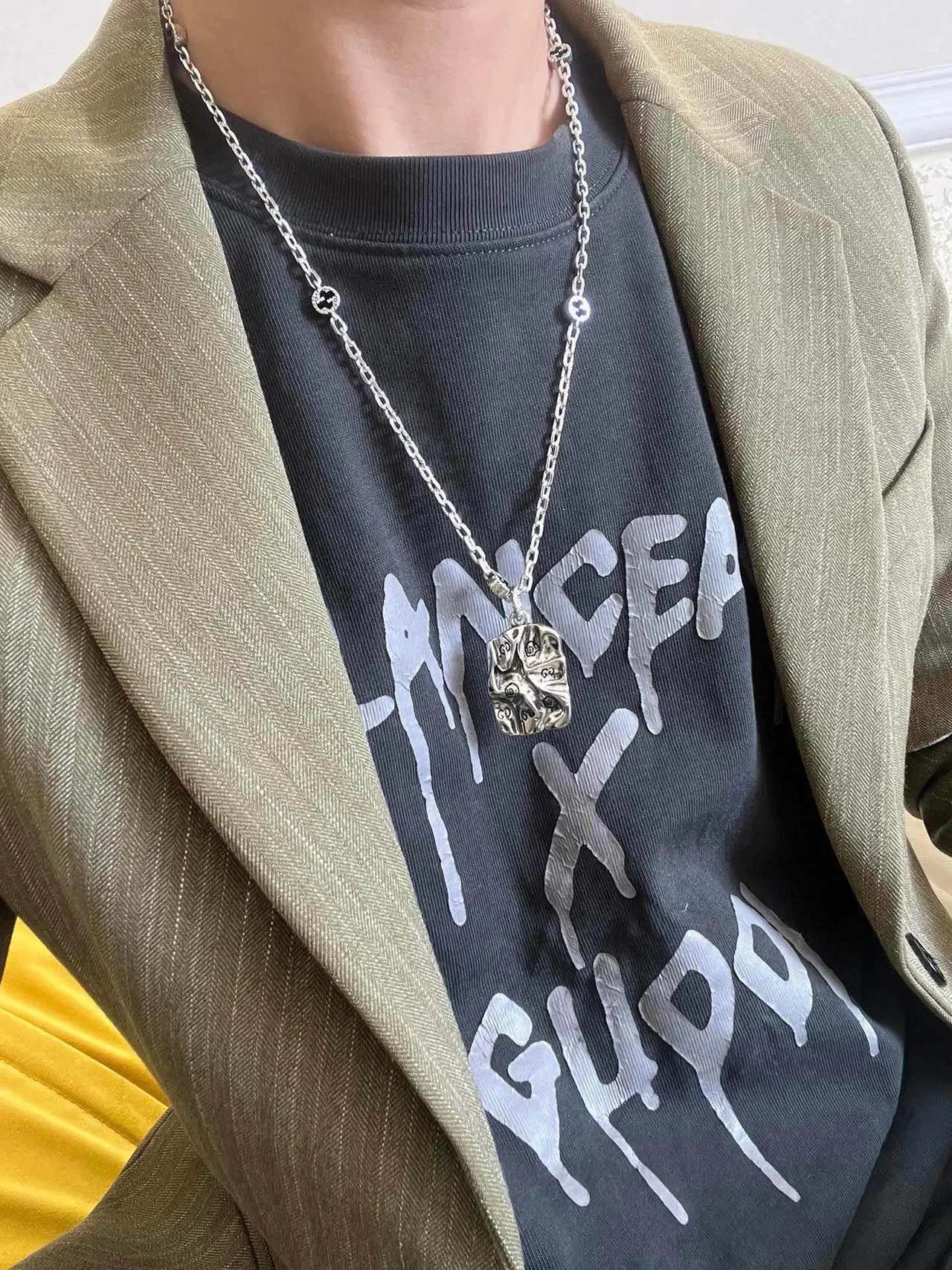 Gucci Silver Black Chain Sculpted Pendant Necklace 8