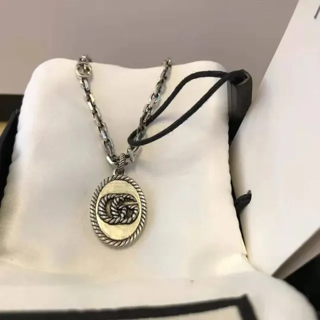 Gucci Silver Black Oval Pendant Rope-Edge Border Necklace 4