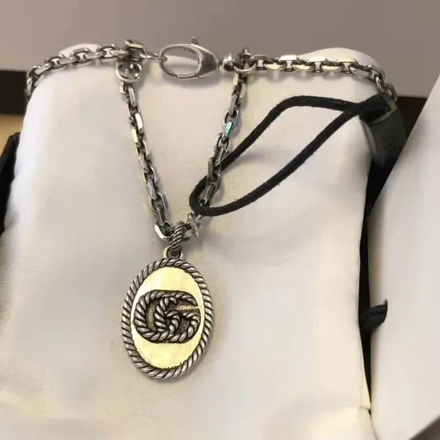 Gucci Silver Black Oval Pendant Rope-Edge Border Necklace 5
