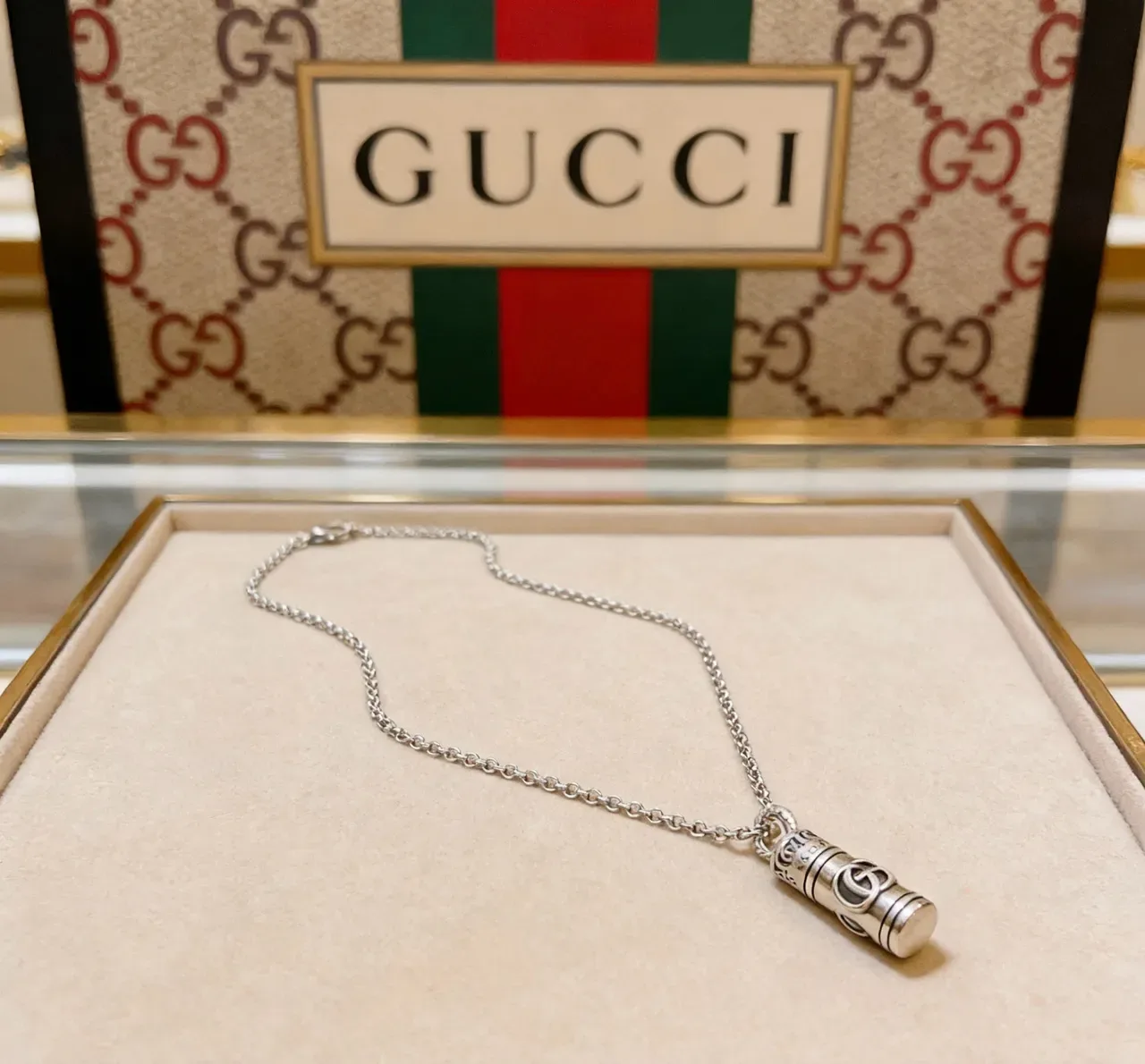 Gucci Silver Chain Cylindrical Pendant Necklace 8