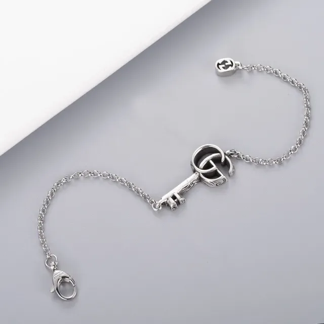 Gucci Silver Chain-Link Key-Shaped Pendant Bracelet 4