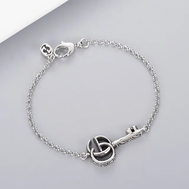 Gucci Silver Chain-Link Key-Shaped Pendant Bracelet 5