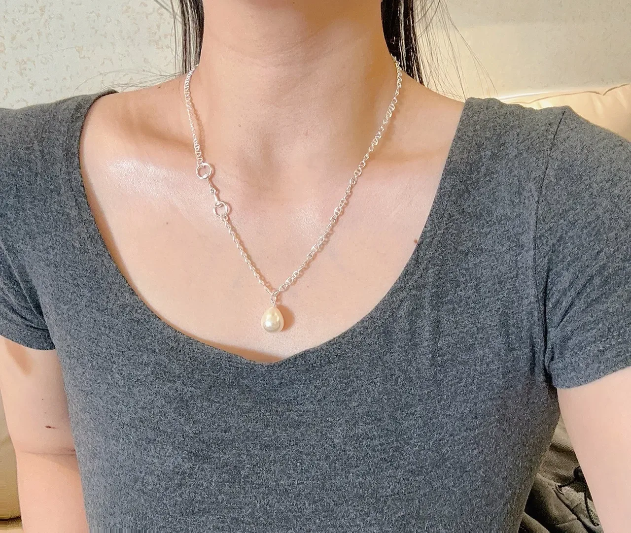 Gucci Silver Chain Single Pearl Pendant Necklace 2