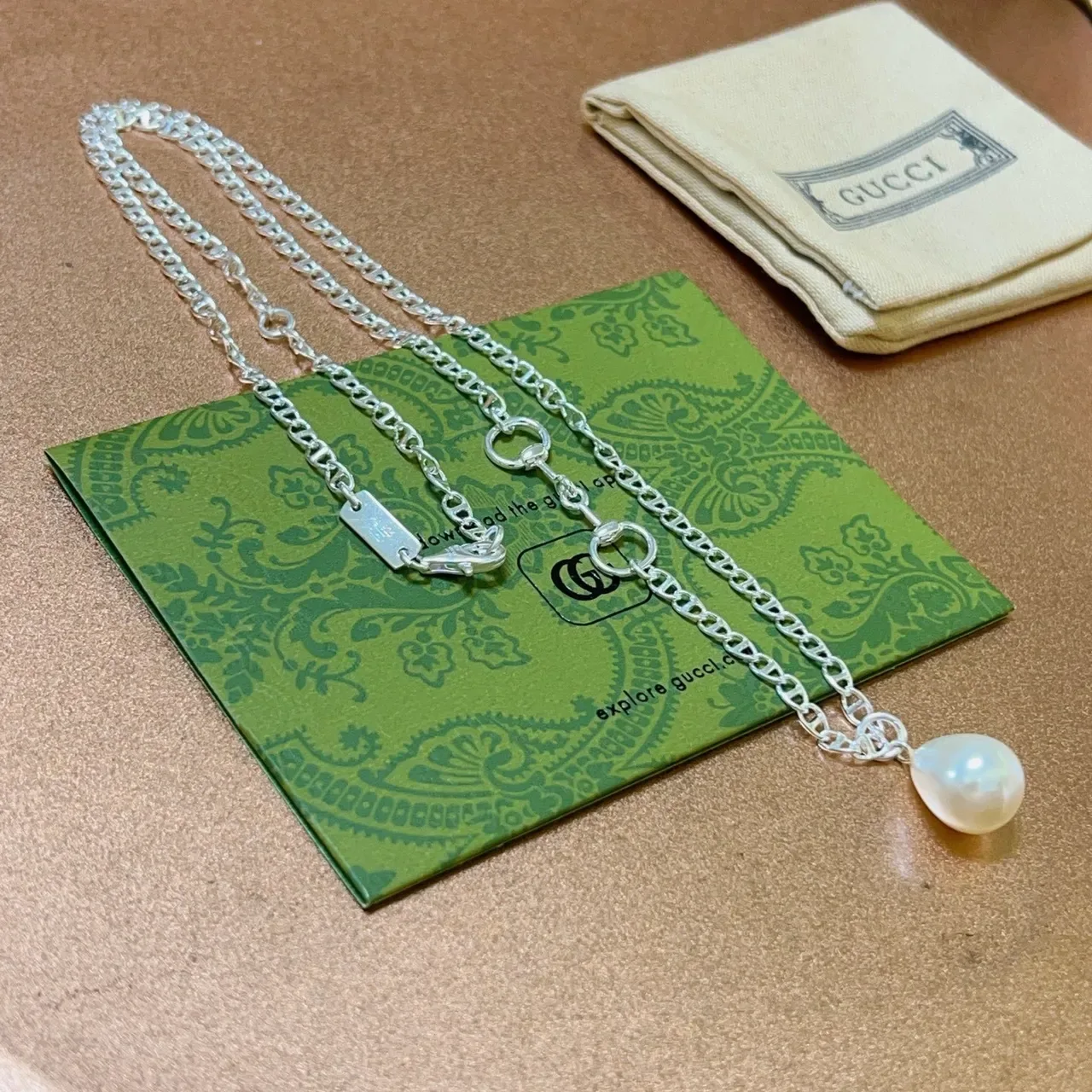 Gucci Silver Chain Single Pearl Pendant Necklace 3