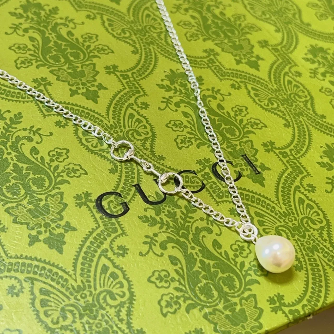 Gucci Silver Chain Single Pearl Pendant Necklace 4