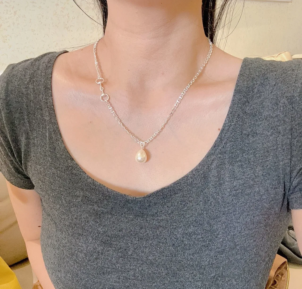 Gucci Silver Chain Single Pearl Pendant Necklace 5