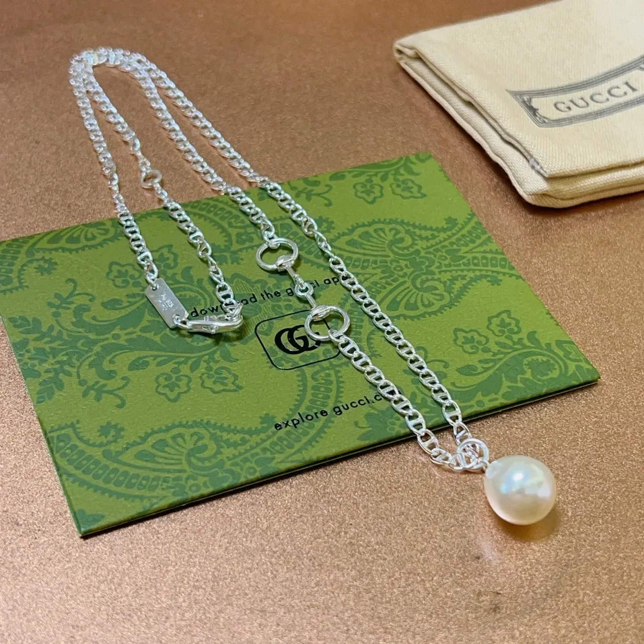 Gucci Silver Chain Single Pearl Pendant Necklace 7