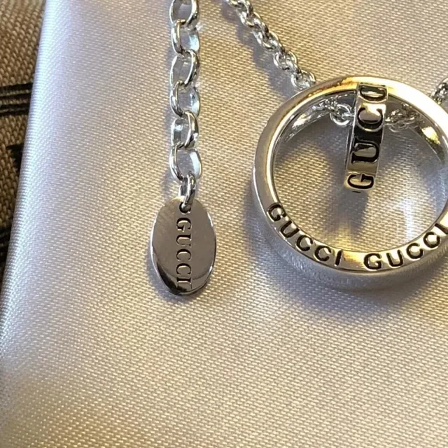 Gucci Silver Interlocking Double-Ring Pendant Engraved Branding Necklace 2