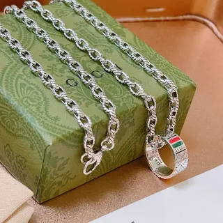 Gucci 银色多色扭曲链集成戒指吊坠项链