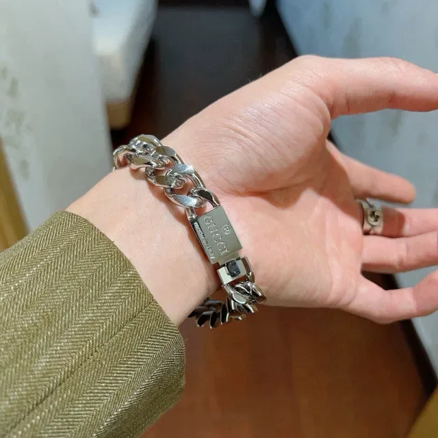 Gucci Silver Red Chunky Curb-Link Chain Rectangular Crystal-Embellished Plaque Bracelet 7